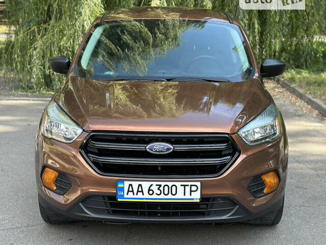 Форд Эскейп 2016 в Киеве на Automoto.ua Оранжевый Форд Эскейп, объемом двигателя 2.49 л и пробегом 180 тыс. км за 13555 $, фото 1 на Automoto.ua