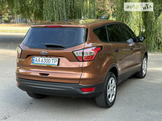 Форд Эскейп 2016 в Киеве на Automoto.ua Оранжевый Форд Эскейп, объемом двигателя 2.49 л и пробегом 180 тыс. км за 13555 $, фото 8 на Automoto.ua