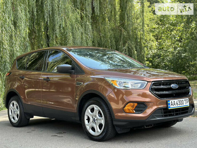 Форд Эскейп 2016 в Киеве на Automoto.ua Оранжевый Форд Эскейп, объемом двигателя 2.49 л и пробегом 180 тыс. км за 13555 $, фото 3 на Automoto.ua