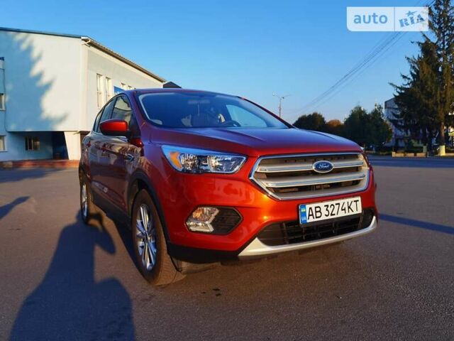 Оранжевый Форд Эскейп, объемом двигателя 1.5 л и пробегом 110 тыс. км за 13500 $, фото 2 на Automoto.ua