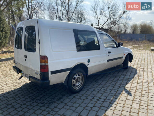 Белый Форд Escort Express, объемом двигателя 1.75 л и пробегом 300 тыс. км за 699 $, фото 2 на Automoto.ua