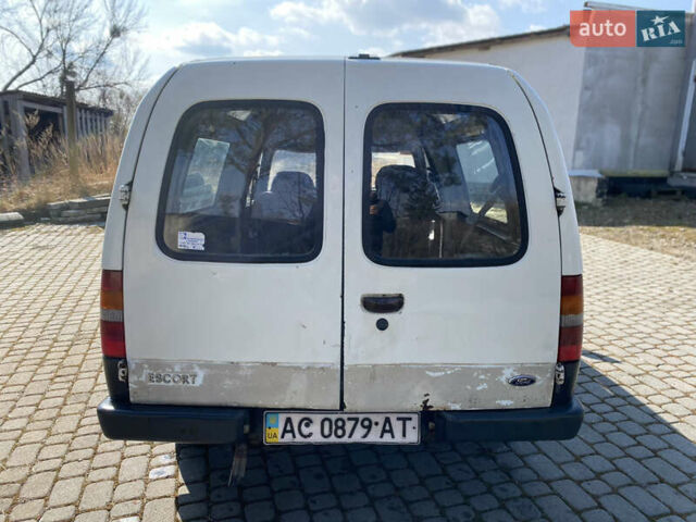 Белый Форд Escort Express, объемом двигателя 1.75 л и пробегом 300 тыс. км за 699 $, фото 7 на Automoto.ua