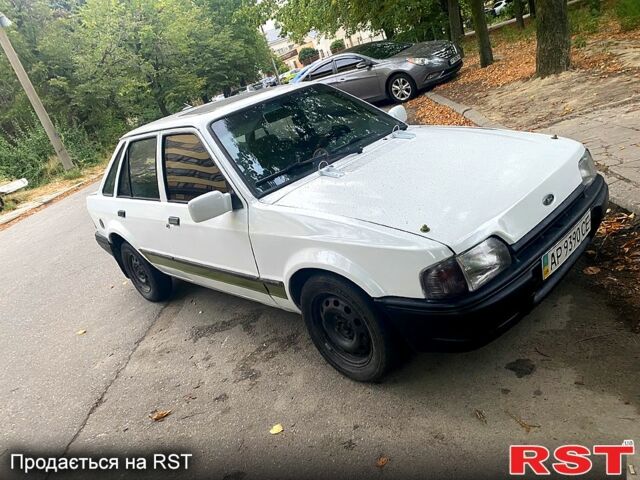 Белый Форд Эскорт, объемом двигателя 1.3 л и пробегом 0 тыс. км за 450 $, фото 3 на Automoto.ua