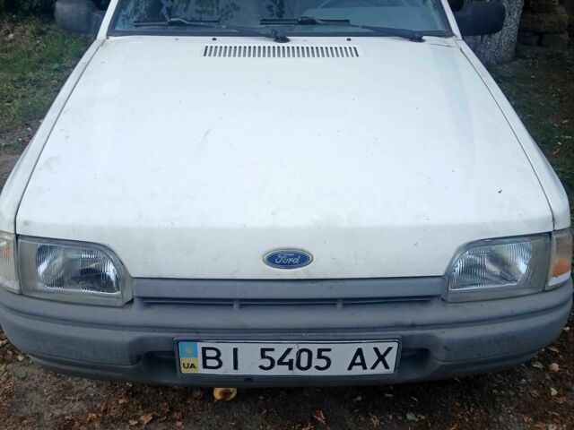 Белый Форд Эскорт, объемом двигателя 1.3 л и пробегом 3 тыс. км за 861 $, фото 3 на Automoto.ua