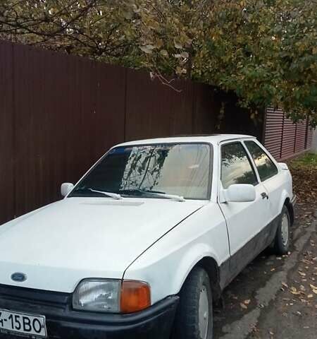 Білий Форд Ескорт, об'ємом двигуна 1.3 л та пробігом 450 тис. км за 550 $, фото 1 на Automoto.ua