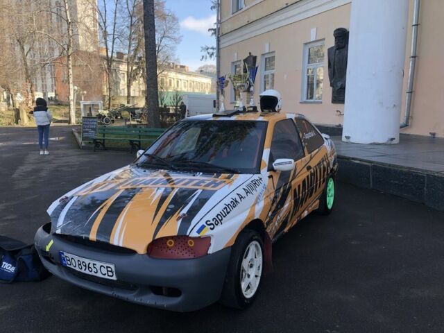 Белый Форд Эскорт, объемом двигателя 2 л и пробегом 100 тыс. км за 4500 $, фото 8 на Automoto.ua