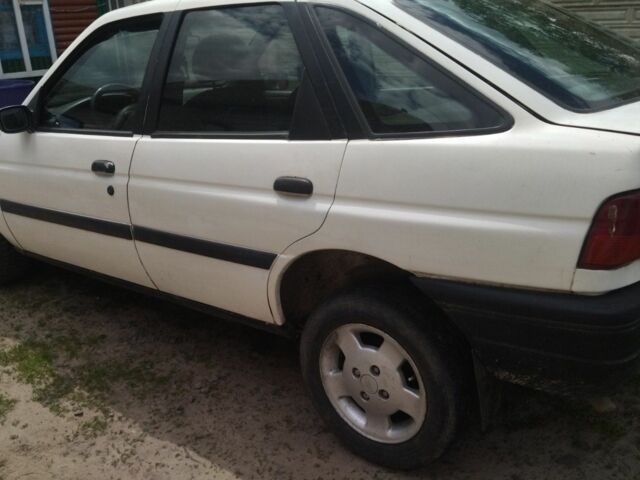 Білий Форд Ескорт, об'ємом двигуна 0 л та пробігом 1000 тис. км за 1100 $, фото 7 на Automoto.ua