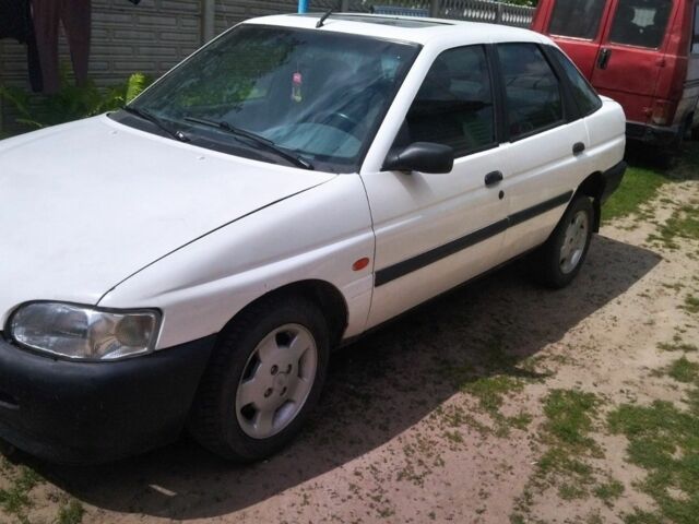 Білий Форд Ескорт, об'ємом двигуна 0 л та пробігом 1000 тис. км за 1100 $, фото 3 на Automoto.ua