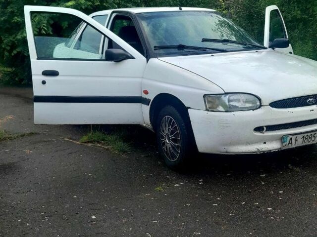 Белый Форд Эскорт, объемом двигателя 0 л и пробегом 1 тыс. км за 650 $, фото 3 на Automoto.ua