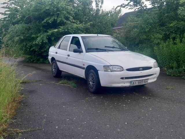 Белый Форд Эскорт, объемом двигателя 0 л и пробегом 1 тыс. км за 650 $, фото 1 на Automoto.ua