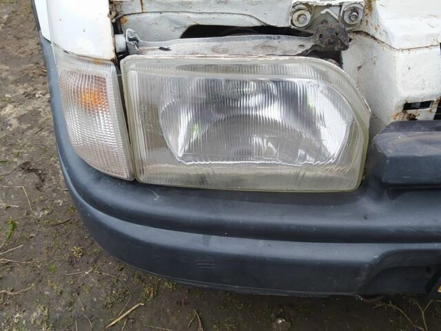 Белый Форд Эскорт, объемом двигателя 1.6 л и пробегом 300 тыс. км за 343 $, фото 18 на Automoto.ua