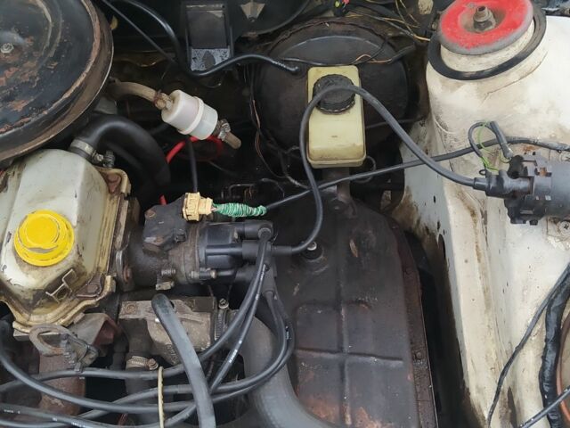 Белый Форд Эскорт, объемом двигателя 1.6 л и пробегом 300 тыс. км за 343 $, фото 16 на Automoto.ua