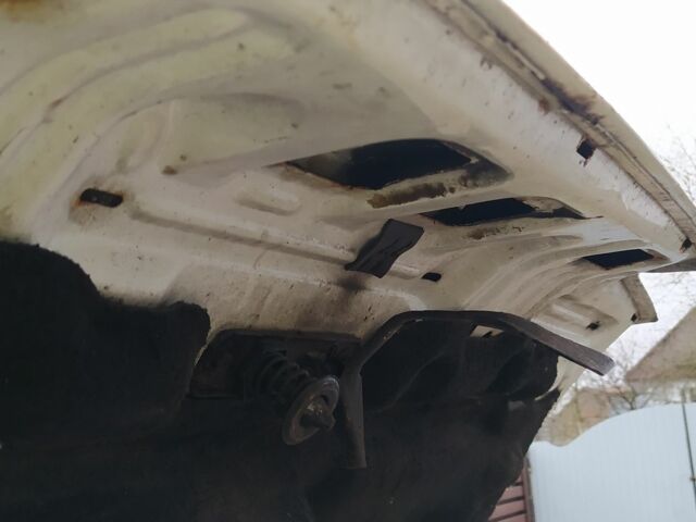 Белый Форд Эскорт, объемом двигателя 1.6 л и пробегом 300 тыс. км за 343 $, фото 20 на Automoto.ua