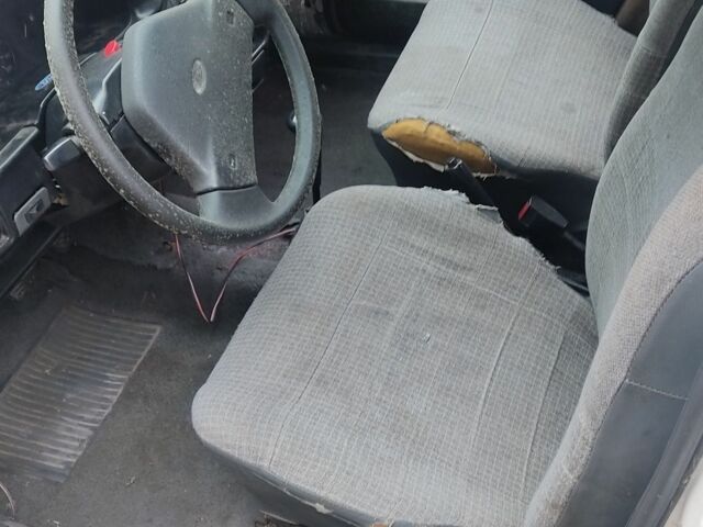 Білий Форд Ескорт, об'ємом двигуна 1.6 л та пробігом 12 тис. км за 238 $, фото 5 на Automoto.ua