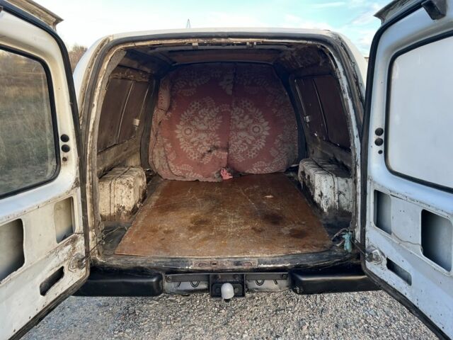 Белый Форд Эскорт, объемом двигателя 1.6 л и пробегом 300 тыс. км за 1200 $, фото 4 на Automoto.ua