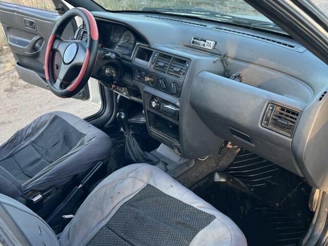 Белый Форд Эскорт, объемом двигателя 1.6 л и пробегом 300 тыс. км за 1200 $, фото 6 на Automoto.ua