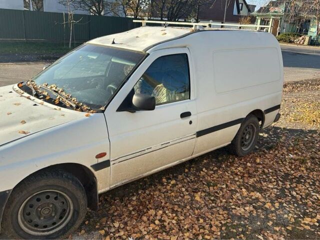 Белый Форд Эскорт, объемом двигателя 1.3 л и пробегом 150 тыс. км за 300 $, фото 3 на Automoto.ua