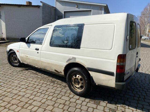 Білий Форд Ескорт, об'ємом двигуна 1.8 л та пробігом 300 тис. км за 699 $, фото 4 на Automoto.ua