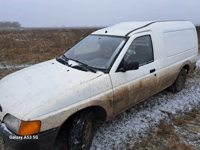 Белый Форд Эскорт, объемом двигателя 0 л и пробегом 10 тыс. км за 500 $, фото 4 на Automoto.ua