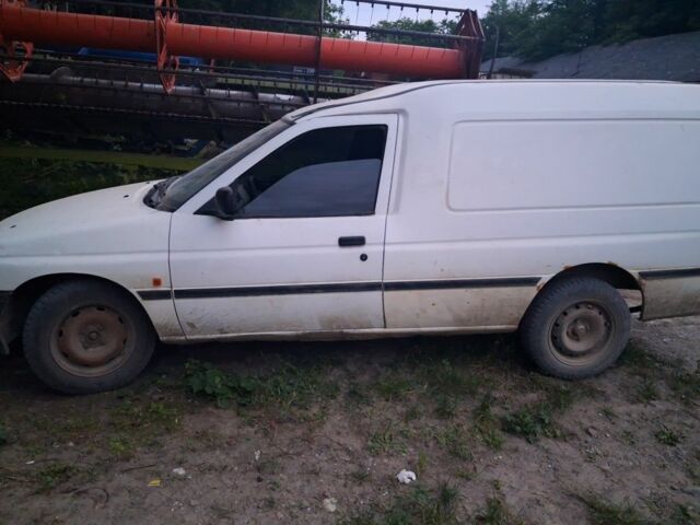 Белый Форд Эскорт, объемом двигателя 1 л и пробегом 2 тыс. км за 700 $, фото 1 на Automoto.ua