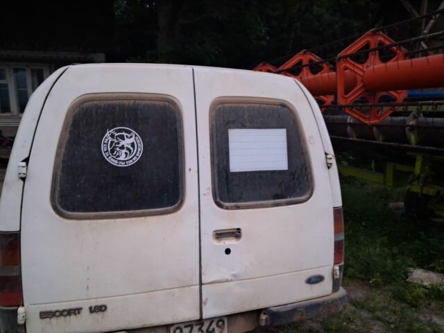 Белый Форд Эскорт, объемом двигателя 1 л и пробегом 2 тыс. км за 700 $, фото 2 на Automoto.ua