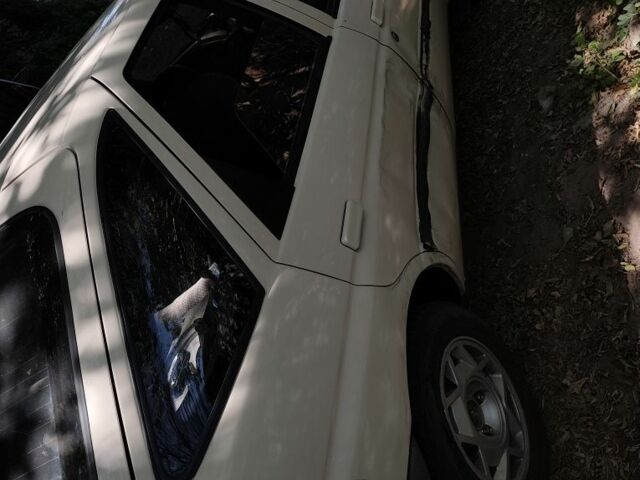 Белый Форд Эскорт, объемом двигателя 1 л и пробегом 654 тыс. км за 947 $, фото 1 на Automoto.ua