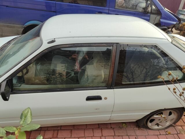 Білий Форд Ескорт, об'ємом двигуна 0 л та пробігом 100 тис. км за 591 $, фото 3 на Automoto.ua