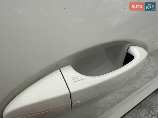 Белый Форд Эскорт, объемом двигателя 1 л и пробегом 26 тыс. км за 13900 $, фото 1 на Automoto.ua