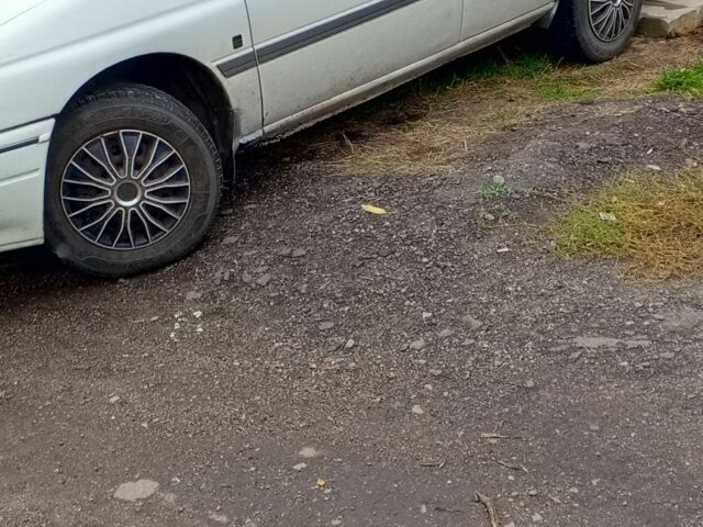 Белый Форд Эскорт, объемом двигателя 1.8 л и пробегом 250 тыс. км за 1500 $, фото 1 на Automoto.ua