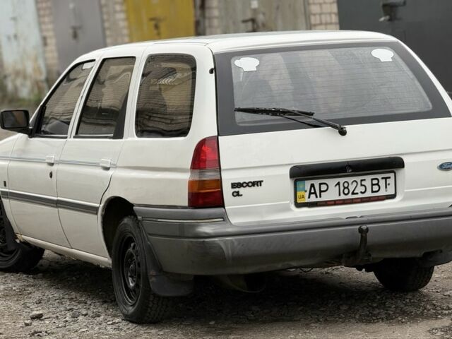 Білий Форд Ескорт, об'ємом двигуна 1.4 л та пробігом 250 тис. км за 750 $, фото 3 на Automoto.ua