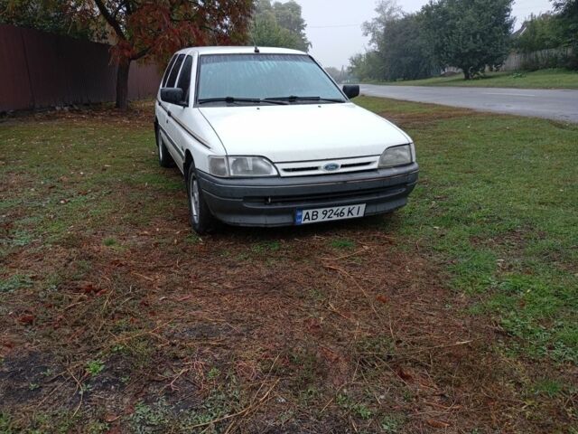 Білий Форд Ескорт, об'ємом двигуна 1.8 л та пробігом 84 тис. км за 1400 $, фото 4 на Automoto.ua