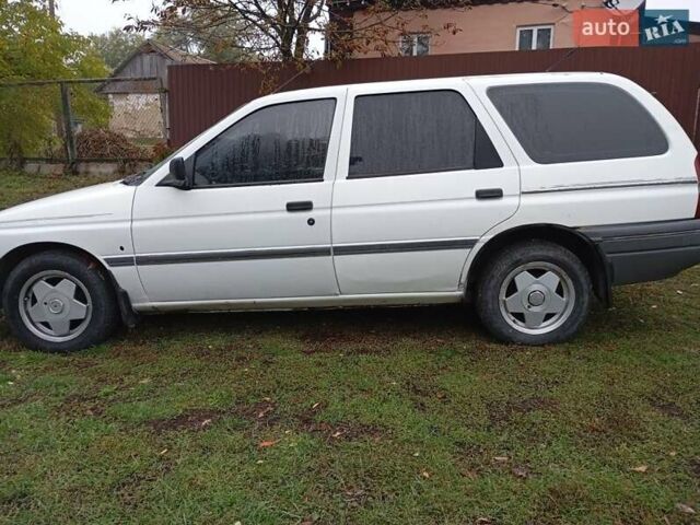 Білий Форд Ескорт, об'ємом двигуна 1.8 л та пробігом 84 тис. км за 1400 $, фото 1 на Automoto.ua