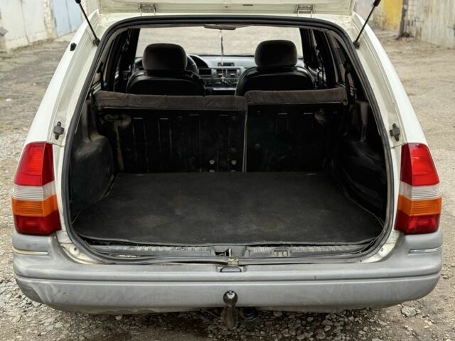 Білий Форд Ескорт, об'ємом двигуна 1.4 л та пробігом 250 тис. км за 750 $, фото 17 на Automoto.ua