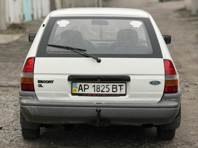 Білий Форд Ескорт, об'ємом двигуна 1.4 л та пробігом 250 тис. км за 750 $, фото 4 на Automoto.ua