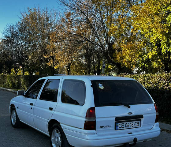 Белый Форд Эскорт, объемом двигателя 1.4 л и пробегом 151 тыс. км за 1750 $, фото 4 на Automoto.ua