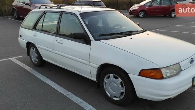 Белый Форд Эскорт, объемом двигателя 1.9 л и пробегом 259 тыс. км за 1500 $, фото 2 на Automoto.ua