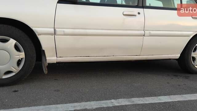 Белый Форд Эскорт, объемом двигателя 1.9 л и пробегом 259 тыс. км за 1500 $, фото 6 на Automoto.ua