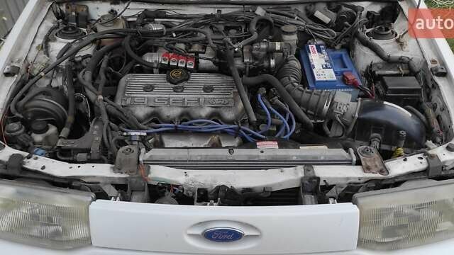 Белый Форд Эскорт, объемом двигателя 1.9 л и пробегом 259 тыс. км за 1500 $, фото 15 на Automoto.ua