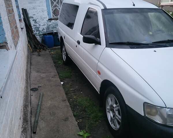 Білий Форд Ескорт, об'ємом двигуна 1.39 л та пробігом 275 тис. км за 1700 $, фото 8 на Automoto.ua