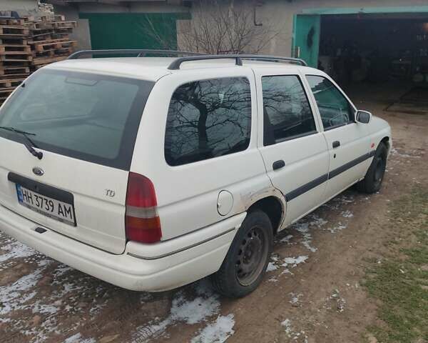 Білий Форд Ескорт, об'ємом двигуна 1.8 л та пробігом 300 тис. км за 700 $, фото 5 на Automoto.ua