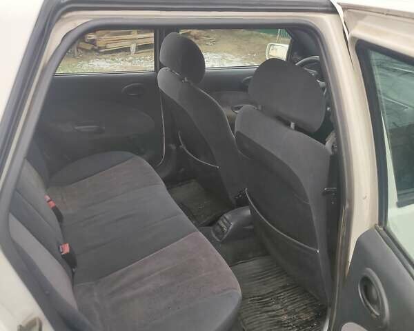 Білий Форд Ескорт, об'ємом двигуна 1.8 л та пробігом 300 тис. км за 700 $, фото 7 на Automoto.ua