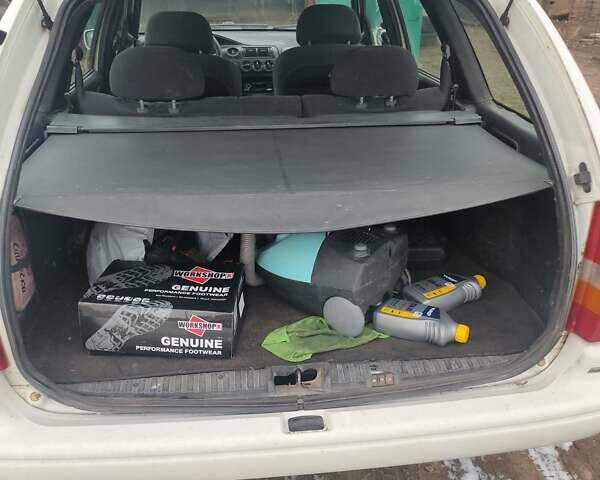 Білий Форд Ескорт, об'ємом двигуна 1.8 л та пробігом 300 тис. км за 700 $, фото 9 на Automoto.ua