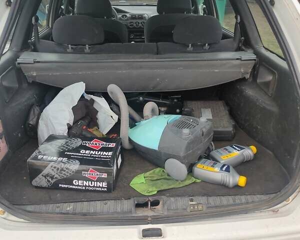 Білий Форд Ескорт, об'ємом двигуна 1.8 л та пробігом 300 тис. км за 700 $, фото 10 на Automoto.ua