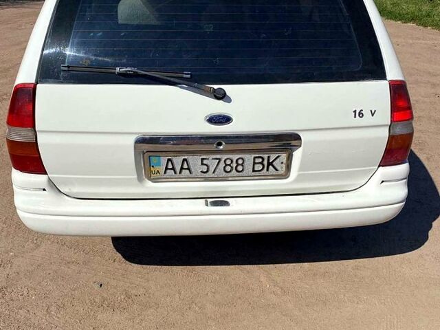 Білий Форд Ескорт, об'ємом двигуна 1.6 л та пробігом 300 тис. км за 2200 $, фото 4 на Automoto.ua