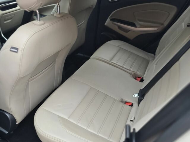 Белый Форд Эскорт, объемом двигателя 2 л и пробегом 100 тыс. км за 10900 $, фото 5 на Automoto.ua