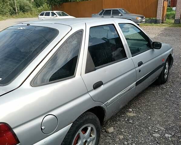 Бежевий Форд Ескорт, об'ємом двигуна 1.4 л та пробігом 447 тис. км за 850 $, фото 5 на Automoto.ua