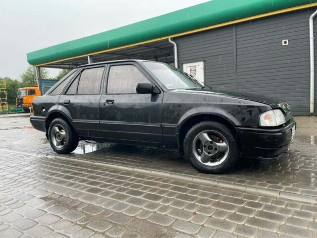 Черный Форд Эскорт, объемом двигателя 0 л и пробегом 777 тыс. км за 355 $, фото 1 на Automoto.ua