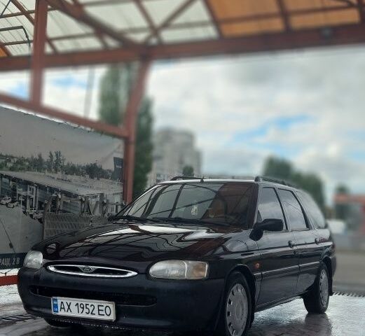 Фіолетовий Форд Ескорт, об'ємом двигуна 1.6 л та пробігом 2 тис. км за 2350 $, фото 4 на Automoto.ua