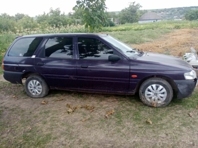 Фиолетовый Форд Эскорт, объемом двигателя 1.6 л и пробегом 160 тыс. км за 596 $, фото 1 на Automoto.ua