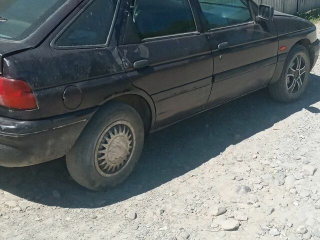 Фиолетовый Форд Эскорт, объемом двигателя 1.3 л и пробегом 90 тыс. км за 350 $, фото 1 на Automoto.ua